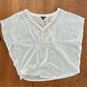 American Eagle Outfitters White Lace V-Neck Blouse